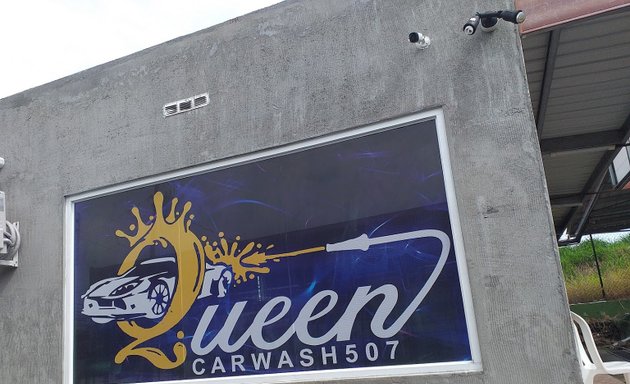Foto de Queen Car Wash Sport Bar