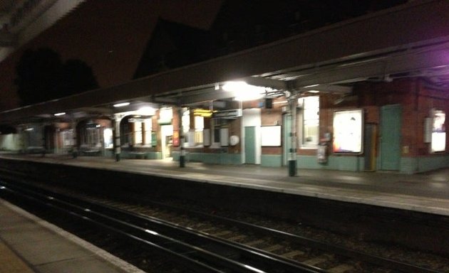 Photo of Streatham Common Train Station - Southern Railway