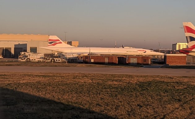 Photo of British Airways Concorde G-BOAB
