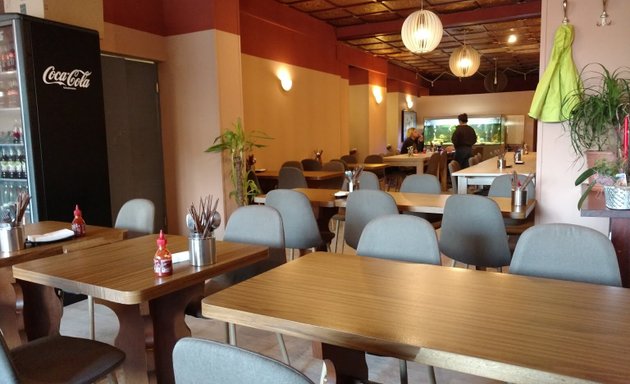 Foto von Á Âu Vietnamese Restaurant