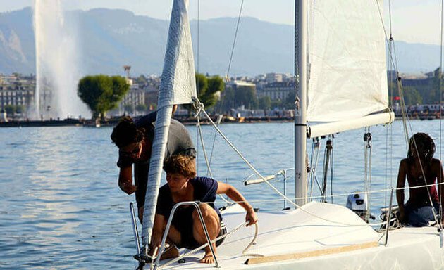 Foto von Geneva Sailing School Sailing School Allowed - Stage Découverte - Genève