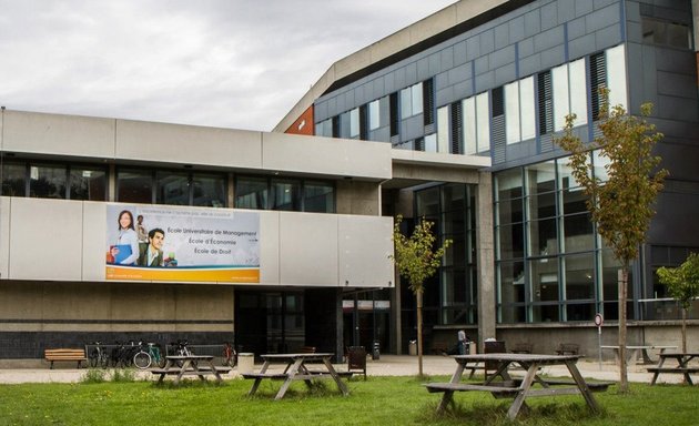 Photo de Université Clermont Auvergne : Pôle Tertiaire (Licence Droit Economie Gestion) - CERDI - UFR d'Économie
