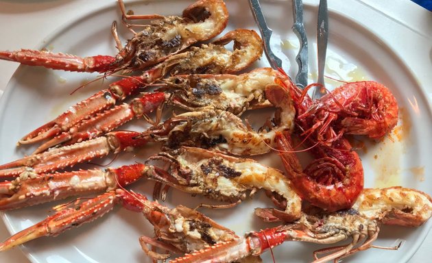 Foto de Restaurante Marisquería Mendata Berria. Cenas y comidas en Bilbao en terraza cubierta climatizada y comedor