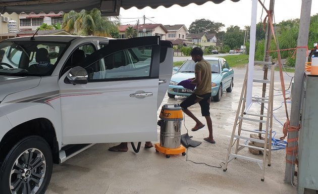 Photo of Golden tri v Car,truck, Lorry & bus Wash