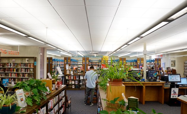 Photo of San Pedro Public Library
