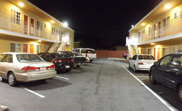 Photo of Top Hat Motel