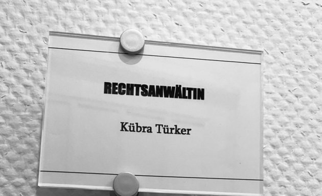 Foto von Rechtsanwältin Kübra Türker I Avukat Kübra Türker