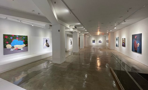 Photo of Ross-Sutton Gallery