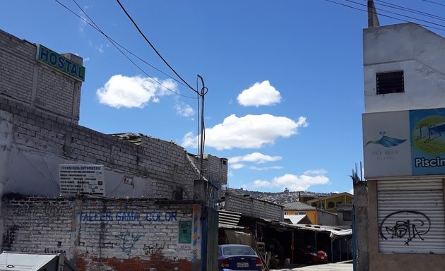 Foto de taller de mecanica tecnologia automotriz