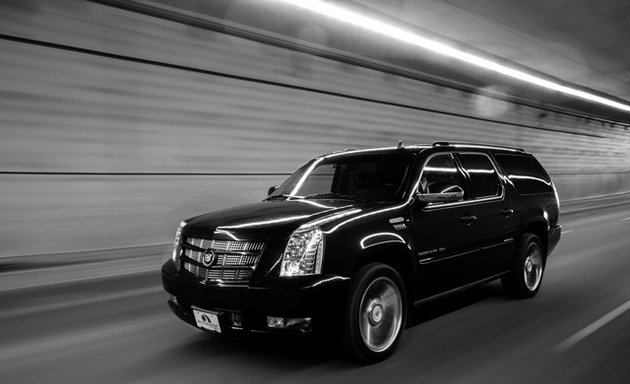 Photo of Toronto Airport Limo Flat Rate