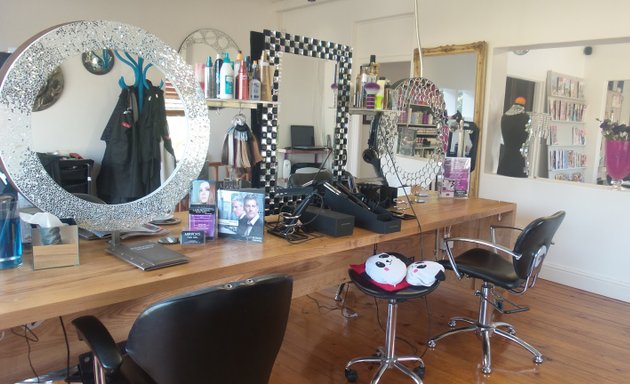 Photo of MIRRORS hair lab. Beauty & Blowdry Bar