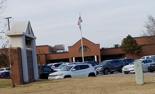 Photo of Eastlake Elementary School