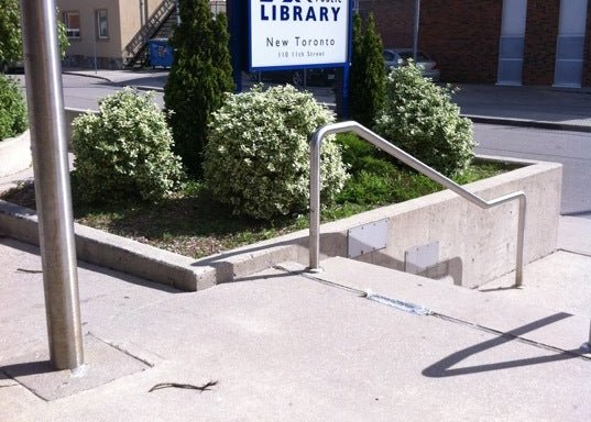 Photo of Toronto Public Library - New Toronto Branch