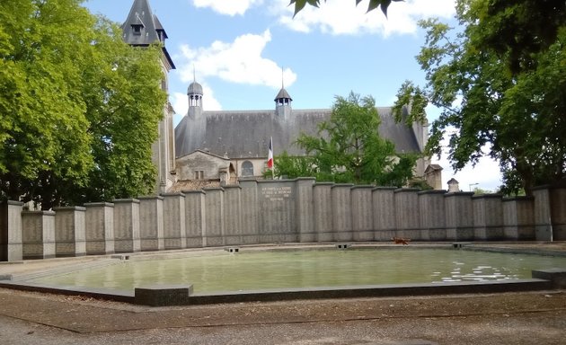 Photo de Monuments aux morts