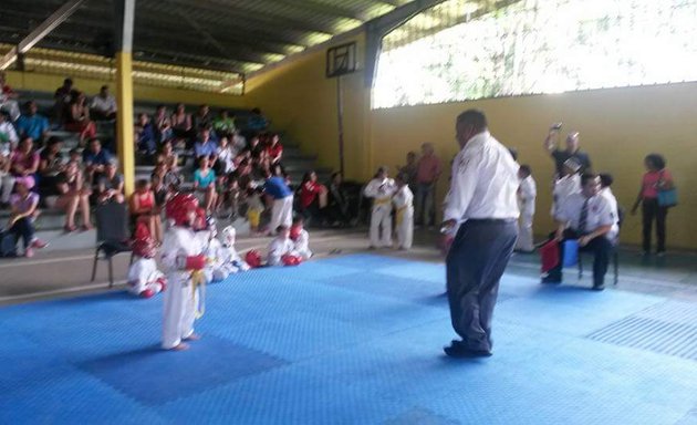 Foto de Gimnasio Heliodoro Patino