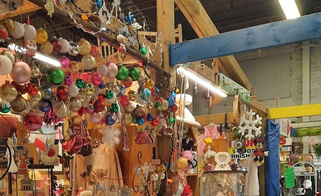 Photo of St. Catharines Factory Outlet Flea Market