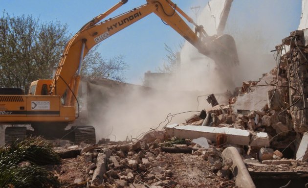 Foto de Di Luca Excavaciones - Demoliciones - Movimientos De Suelo - Canales