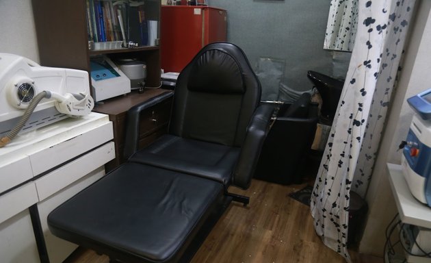 Photo of Dr Archana Parab's Skin Studio