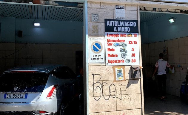 foto A.A.A. Carwash Autolavaggio A Mano