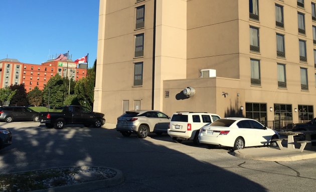 Photo of Hampton Inn and Suites by Hilton Windsor