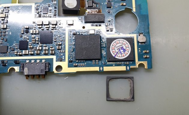 Photo of Momen Gadget Smartphone & Computer Repair
