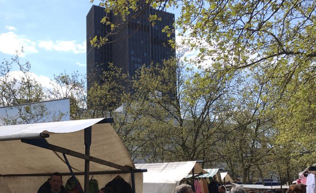 Foto von Trödelmarkt Hermann-Ehlers-Platz