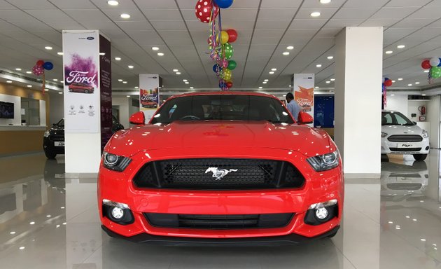 Photo of Vibrant Ford