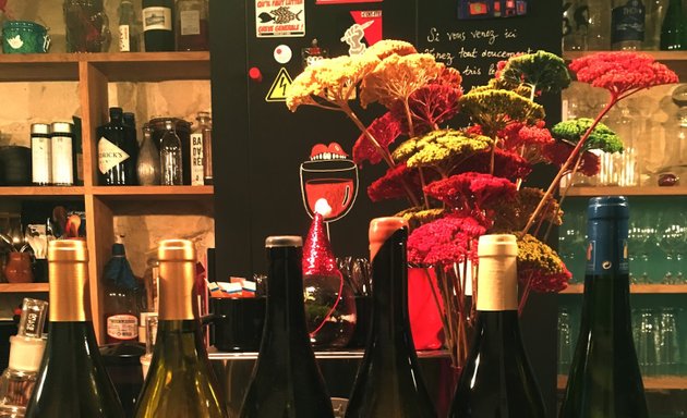 Photo de Bobance bar & cave à manger / vins nature / assiettes