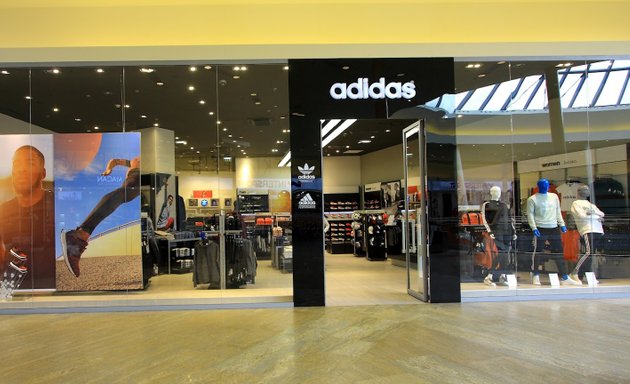 foto adidas Store Rome, C.C. Euroma 2