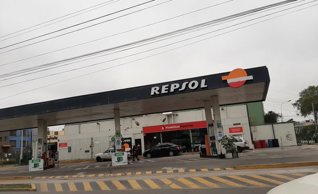 Foto de Estación de Servicio Repsol