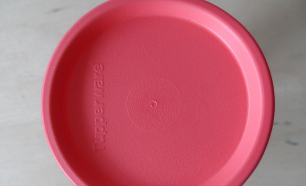 Foto de Tupperware en la casa