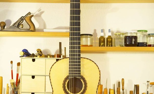 Foto von Grote Gitarren - Werkstatt für Gitarrenbau, Reparatur und Verkauf in Köln - Dellbrück