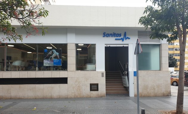 Foto de Oficina Sanitas Las Palmas