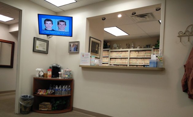 Photo of Robert H Turchin & Associates: Turchin Robert DDS