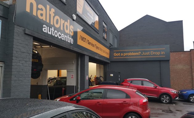 Photo of Halfords Autocentre Southampton (Queensway)