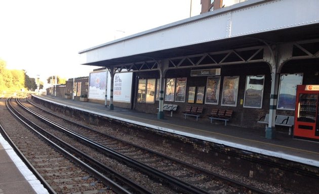 Photo of Sutton (Surrey) Train Station - Southern Railway