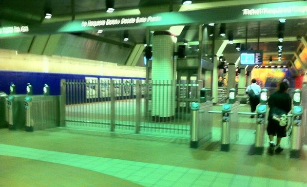 Photo of Westlake/MacArthur Park Purple Line Station
