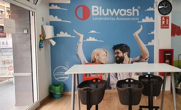 Foto de Bluwash Valencia Lavandería Autoservicio