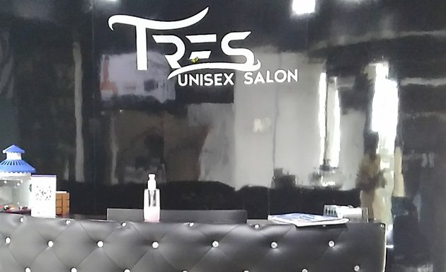 Photo of Tres Unisex Salon