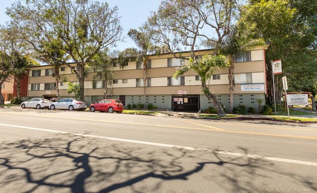 Photo of Coliseum Apts.