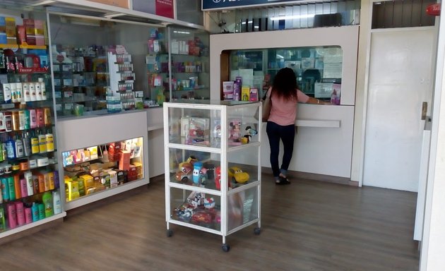 Foto de Farmacia via Córdoba