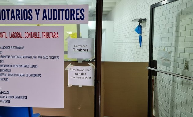 Foto de Abogados, Notarios y Auditores