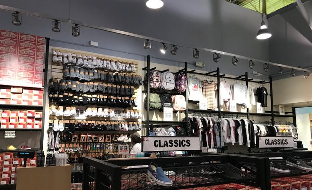 Photo of Vans Outlet