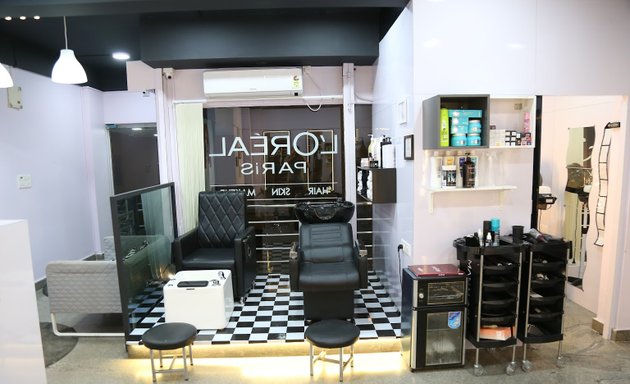 Photo of AJ's Salon (Unisex)