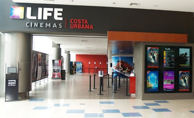 Foto de LIFE Cinemas Costa Urbana