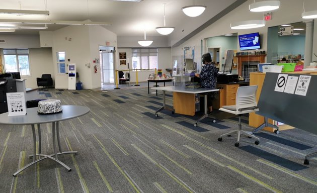 Photo of Ottawa Public Library - Stittsville