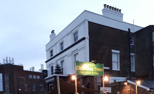 Photo of Mistletoe & Pine Dulwich