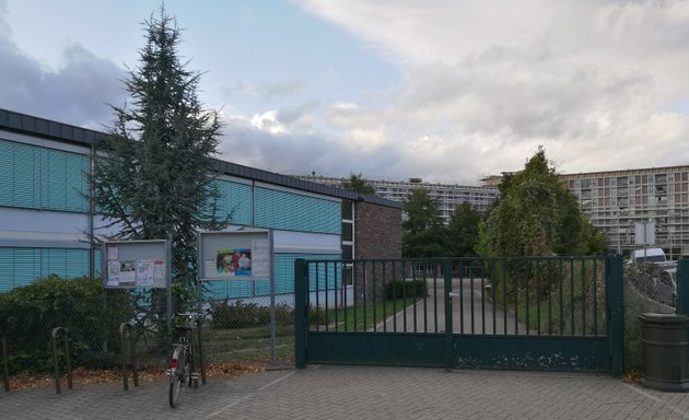 Photo de École élémentaire du Conseil-des-XV