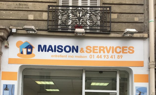 Photo de Maison et Services Paris 15 | Ménage, repassage, nettoyage des vitres
