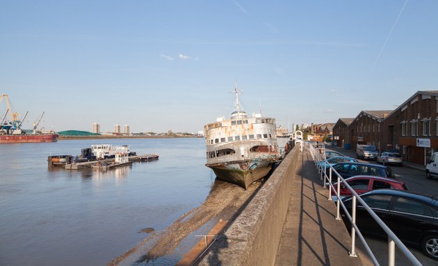 Photo of Thames-Side Studios Gallery